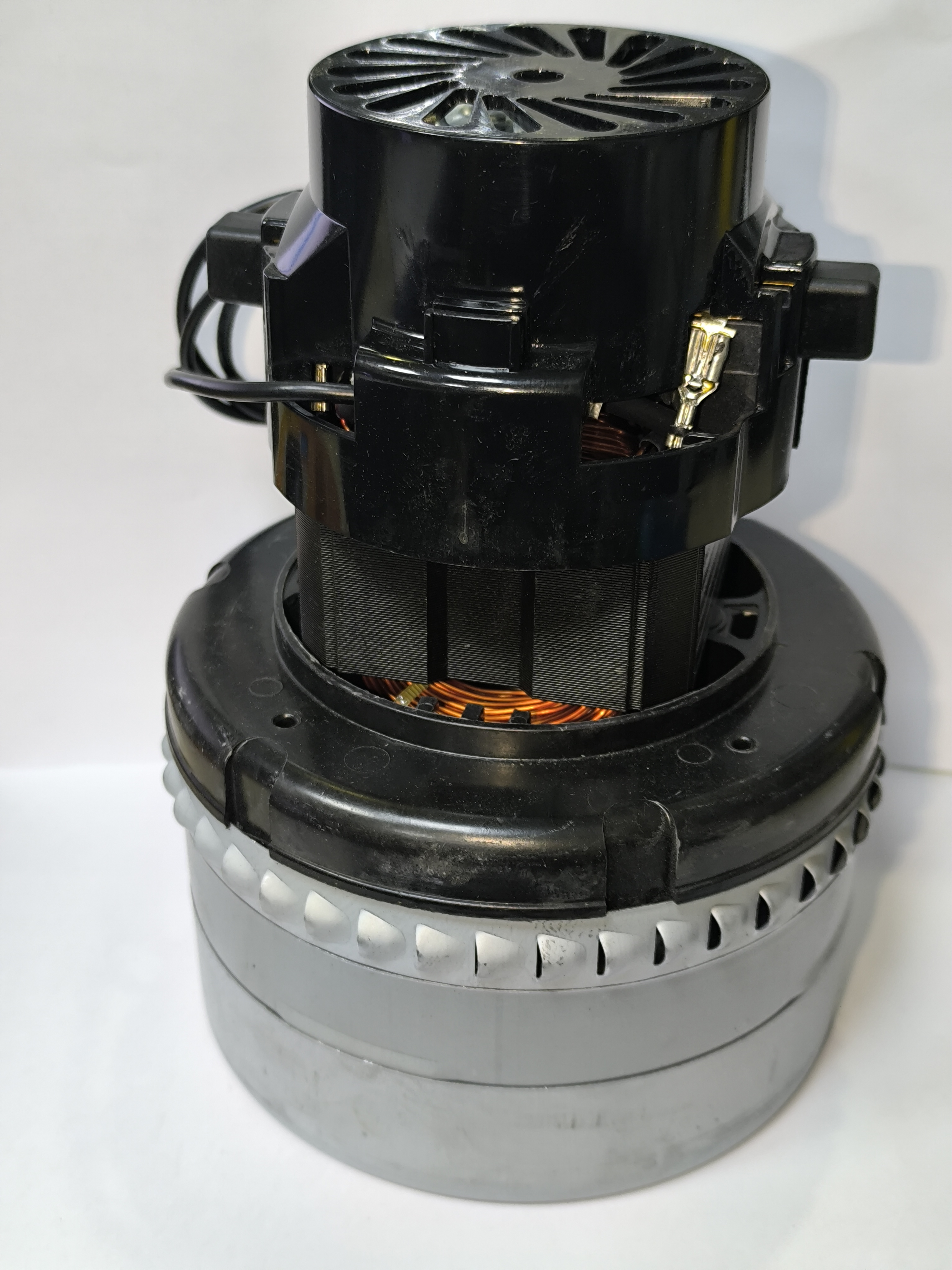SÜPÜRGE MOTORU ÜÇ FANLI 24V 400W BAKIR SARGILI